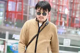雷佳音紧跟潮流，摇粒绒外套不能少 变：“大头熊”超可爱图片