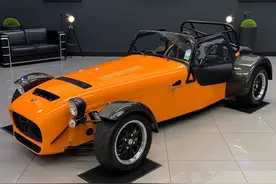 拥有508马力的“复古版”Caterham Seven 620R图片