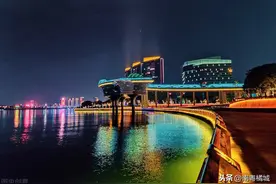 佛山顺德新地标建筑，中轴线公园——金凤凰图片
