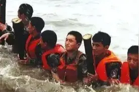 1998年大洪水，7岁女孩抱树9小时后获救，如今的工作令人自豪图片