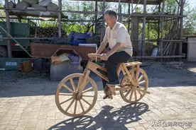 民间7旬木匠用“老榆木”打造1辆实木自行车，看看咋样图片