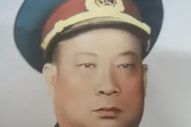 独臂上将贺炳炎，去世时年仅47岁，王震来报丧，贺龙瘫倒在地图片