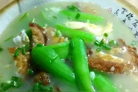 丝瓜+鸡蛋，5分钟搞定清爽营养早餐丝瓜鸡蛋汤，鲜香美味超好喝图片