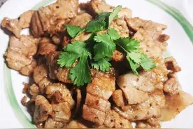 香煎五花肉，蒜蓉豆豉蒸鲶鱼，香辣蟹这几道菜的家常做法图片