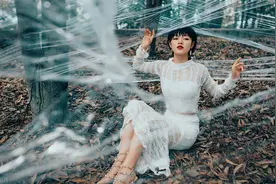 生活就像一张透明的网，我们不知不觉，每天行走在一根细细的线上图片