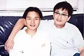 张国荣第一次获影帝，为何导演逼哭梁朝伟，张学友、刘嘉玲狂吐槽图片