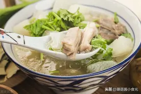 炖羊肉想要汤白好喝无膻味，这一步非常重要，很多人都漏掉了图片
