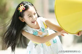 “可丑了，留长头发的女孩子”：多少孩子，毁于这句话图片