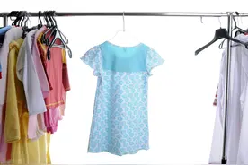 夏天穿什么颜色的衣服最凉快？图片
