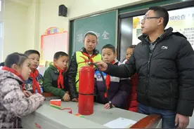 重庆小学生1人落水7人施救全身亡：孩子，救人前先保证自己的安全图片