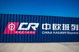 同车不同轨，因俄罗斯坚持宽轨铁路，中欧班列竟要中途两次换轨图片