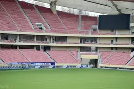 虹口足球场对外开放，享受职业比赛的全套体验只需8000元图片