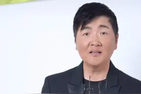 51岁孙楠近照曝光，脸颊凹陷变化明显，嗓子沙哑唱功不似以往？图片