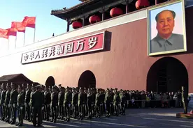 老外直言：中国人都有强迫症，菜式都能摆出阅兵的样子图片