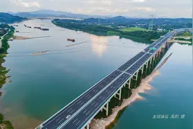 这条高速公路一周后全线通车，它是广东人的旅游大道图片