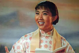 李炳淑老照片：《龙江颂》中江水英 78岁仍美丽 与丈夫恩爱一辈子图片