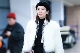 不愧是曹皇后，戏里戏外一样美，穿“原谅绿”也能御姐风十足图片