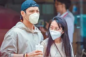肚大如箩！郭碧婷挺巨肚行街老公贴心伺候，向太一家台北迎新生儿图片