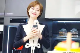 38岁孙俪太潮了，穿“楼梯”领束腰裙秀细腰，婀娜身材美得认不出图片