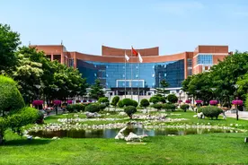 新政策学生考上这83所大学，可免试教师资格考试，学生开心极了图片