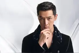 胡歌官宣阿玛尼全球代言人，高级而清冷的水幕大片演绎成熟型男风图片
