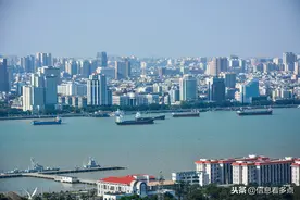 潮州S221省道线进行路面改造工程，双向两车道，路基宽10米图片