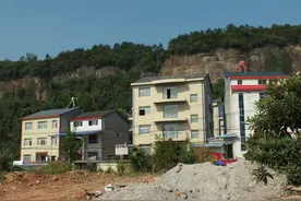 自家宅基地盖房也违法？这几点农民要注意，三类情况真会违法图片