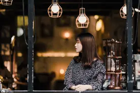 精辟入骨的经典哲语：我们只是害怕：自己在对方心里，没那么重要图片