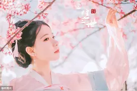 小说：“眉若远黛，面若桃花”俊俏师傅狂撩小徒弟，小徒弟害羞了图片