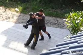 摔跤假人在咏春拳实战术练习中的运用图片