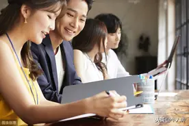 做销售，业绩垫底的人常常会有这4个习惯，改掉才有翻盘的机会图片