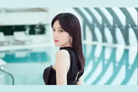 秦岚新造型成“大头娃娃”，41岁脸美身材好，却因穿搭影响颜值图片