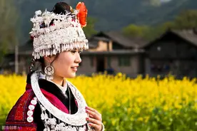我国西南不知名苗寨，每年三月女子盛装相亲，吸引大波游人图片