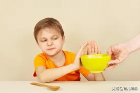 “不要，我不要吃”！解决孩子挑食的问题，掌握这4个方法就够了图片