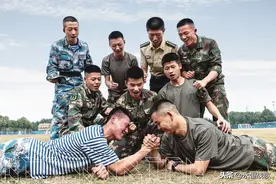 当兵时的“笑点”，无论经历多少年，都能笑到“肚子疼”图片