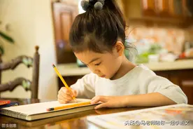 中年级学生写作训练③∣练练动作描写，三四年级的孩子更该学方法图片