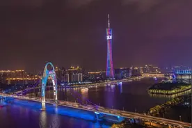 珠江夜游是指乘坐游船游览珠江两岸的夜景，全程70分钟左右图片
