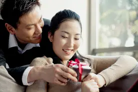 和一个年长20多岁的女人恋爱，是怎么样的体验？图片