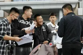 泰安技师学院学生赴烟台富士康工业园进行工学交替实习图片