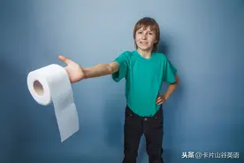 老外疯狂抢厕纸，导致厕纸“卖光”，那“卖光”用英语咋说？图片