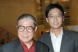 霍震霆减持澳博股控股量，联手赌王二房后首度减少，核心地位不变图片