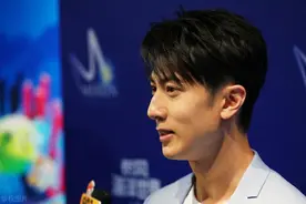 吴尊同学聚会照片引热议：当代成年人，是如何毁掉自己的？图片
