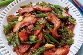 【尖椒炒卤猪头肉】美味好吃的下饭菜，而且还肥而不腻。图片