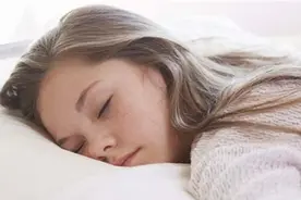 ​顾博士：周末睡大觉能补偿平日的睡眠不足？图片