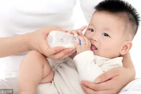 宝宝不吸奶嘴、抗拒奶瓶？原因对策都在这了！图片