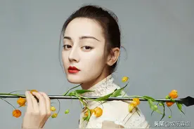 迪丽热巴《Vogue Me》八月封面，江湖侠女手持花箭，又美又飒图片