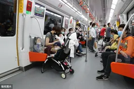 福建厦门，法定节假日和休息日期间，地铁和BRT免费乘坐图片
