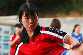 硬气！河南散打女运动员硬核训练，轮胎杠铃不在话下图片