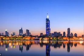 中国高楼：南京紫峰大厦图片