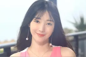 小胸才高级？那是因为你没见过大胸穿衣有多美，看看柳岩就知道了图片